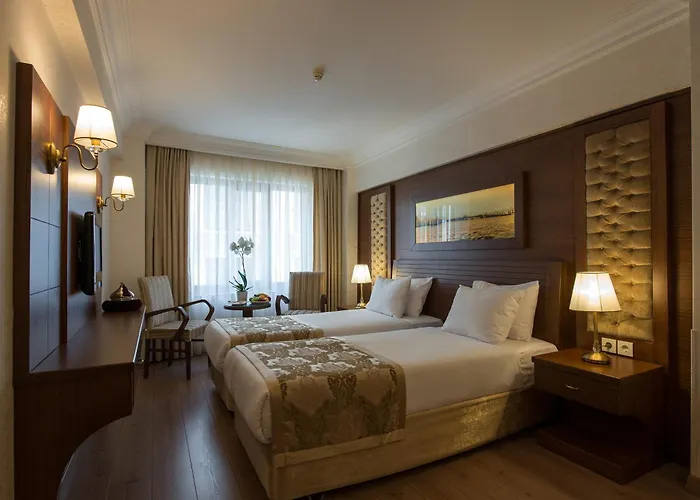 Yigitalp מלון 4*